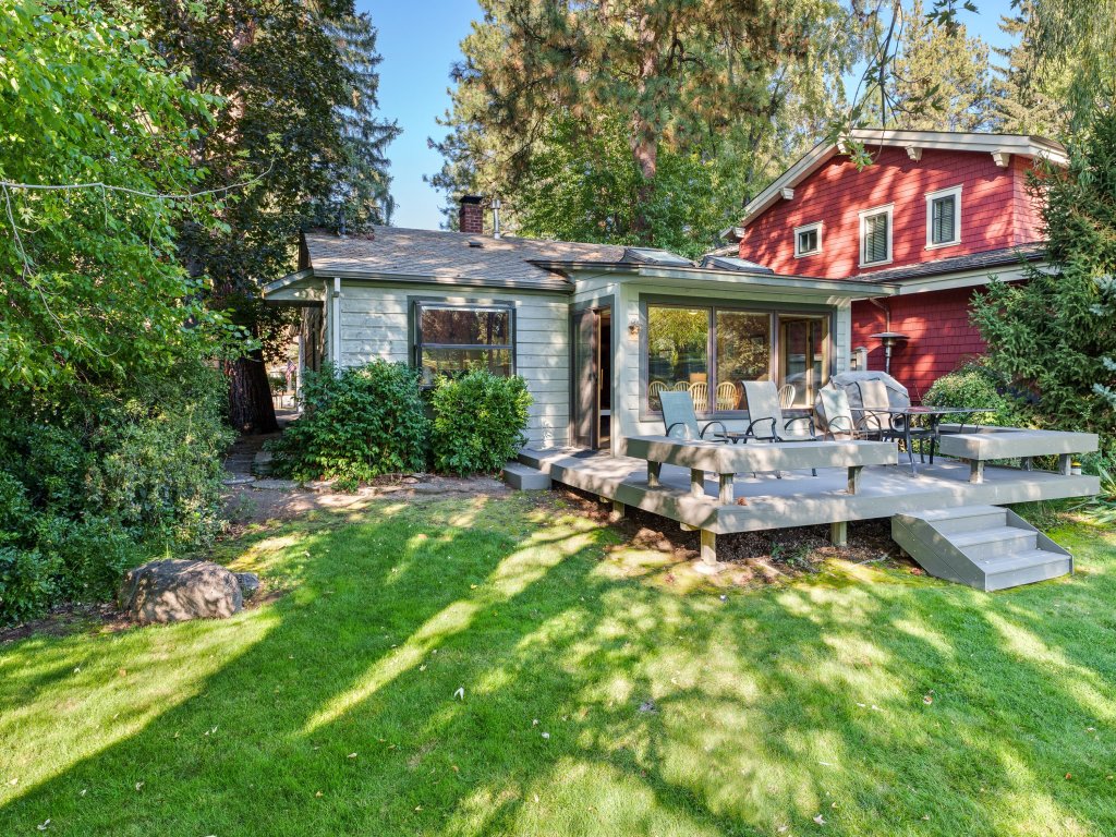 Mirror Pond Vacation Rental in Bend - RedAwning