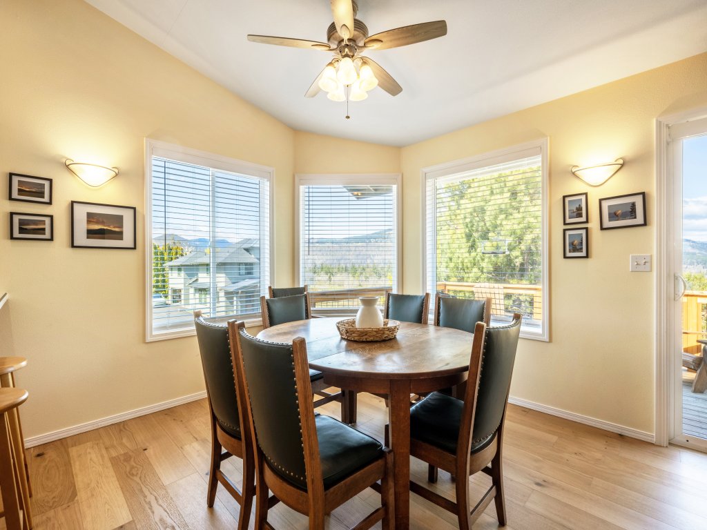 River Ranch Vacation Rental in Hood River - RedAwning