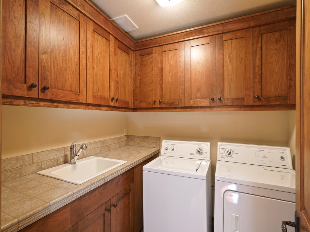 Drake Park Villa Vacation Rental in Bend - RedAwning