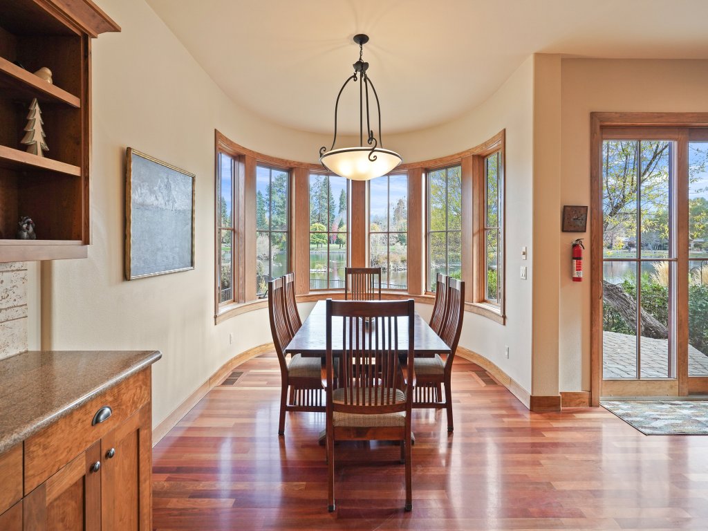 Drake Park Villa Vacation Rental in Bend - RedAwning