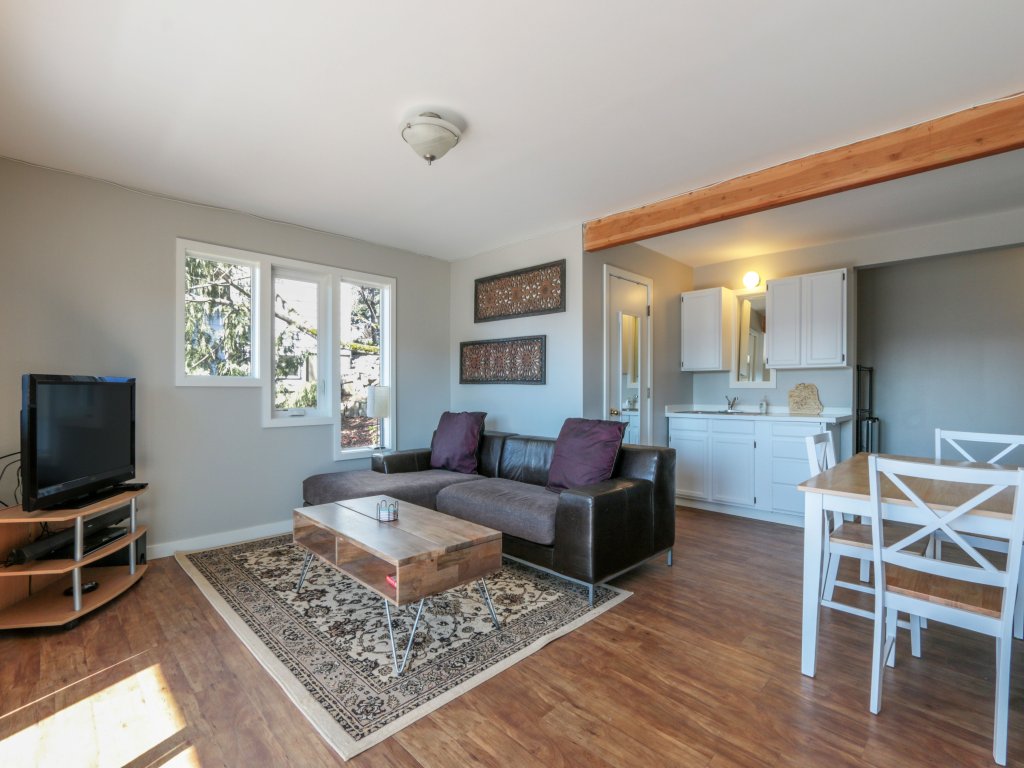 Grandview Get-A-Way Vacation Rental in White Salmon - RedAwning