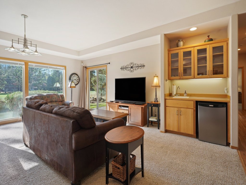 11 Tournament Vacation Rental in Sunriver - RedAwning