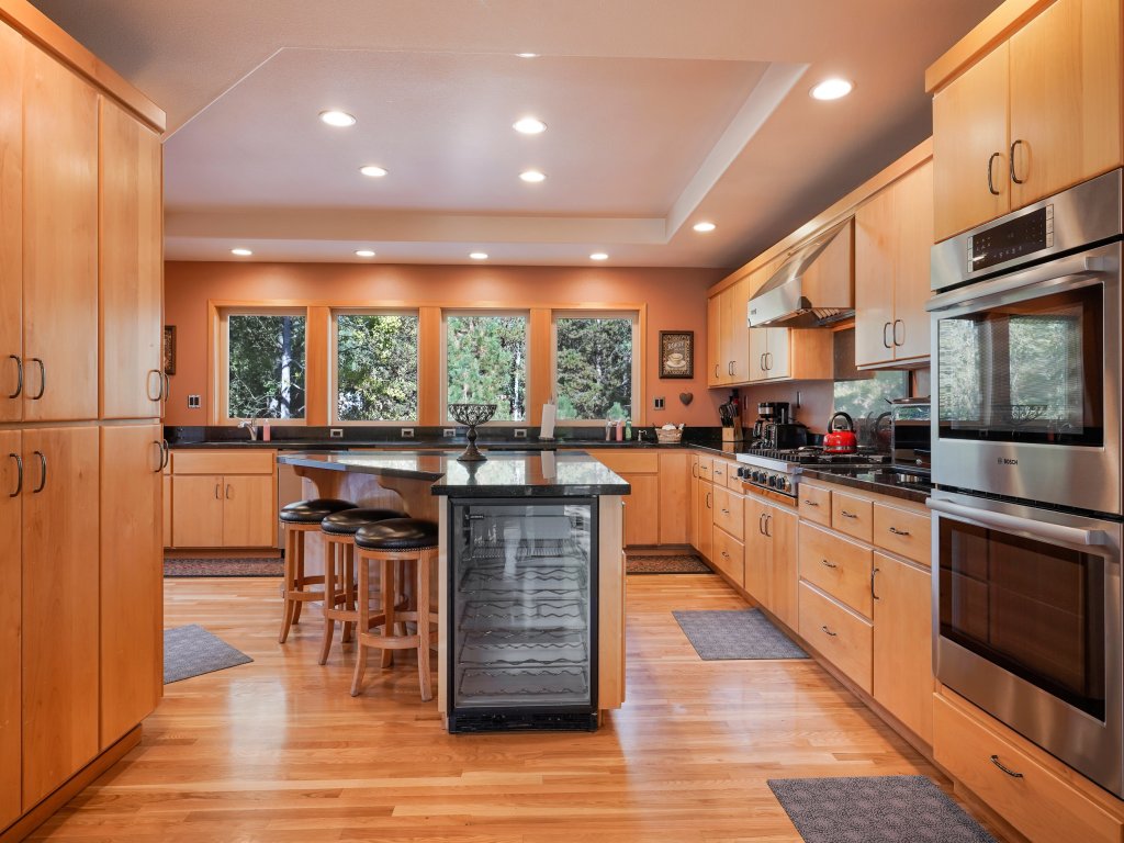 11 Tournament Vacation Rental in Sunriver - RedAwning