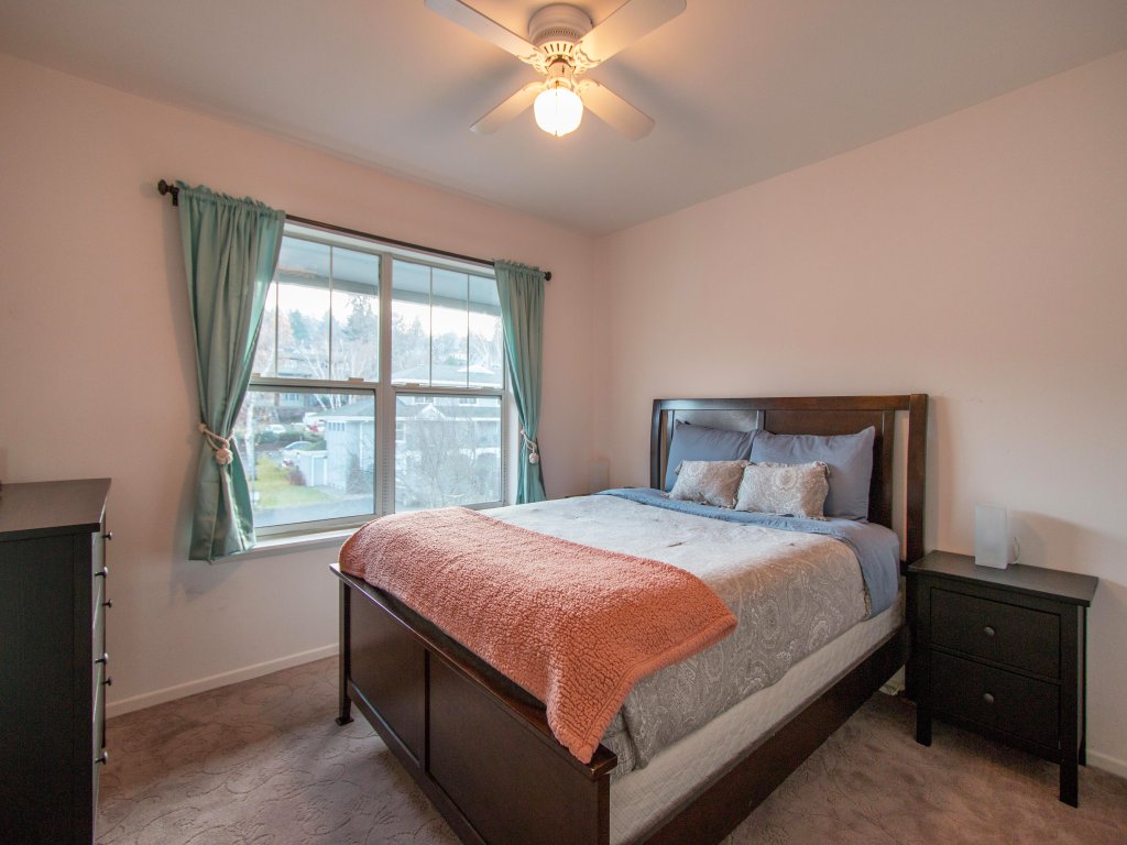 Lodge 27 Roomy Condo with Gear Storage Onsite Vacation Rental in Hood River - RedAwning