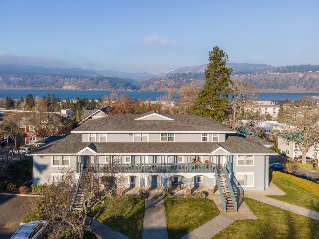 Lodge 27 Roomy Condo with Gear Storage Onsite Vacation Rental in Hood River - RedAwning