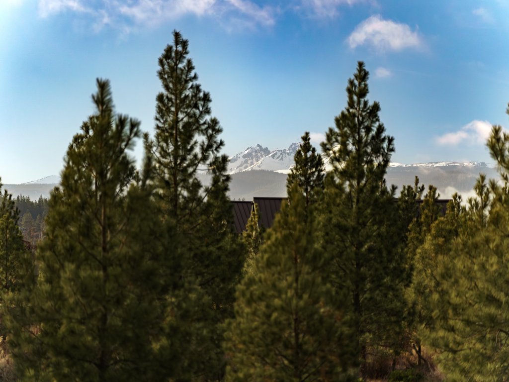 Spacious Five Peaks Home with Soaking Tub and BBQ Vacation Rental in Bend - RedAwning