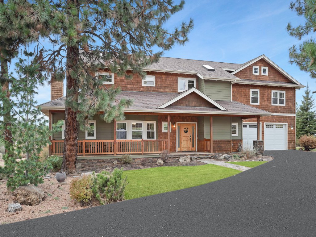 Spacious Five Peaks Home with Soaking Tub and BBQ Vacation Rental in Bend - RedAwning