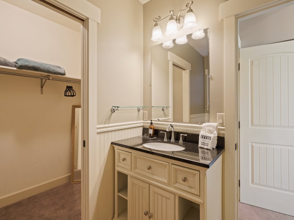 Spacious Five Peaks Home with Soaking Tub and BBQ Vacation Rental in Bend - RedAwning