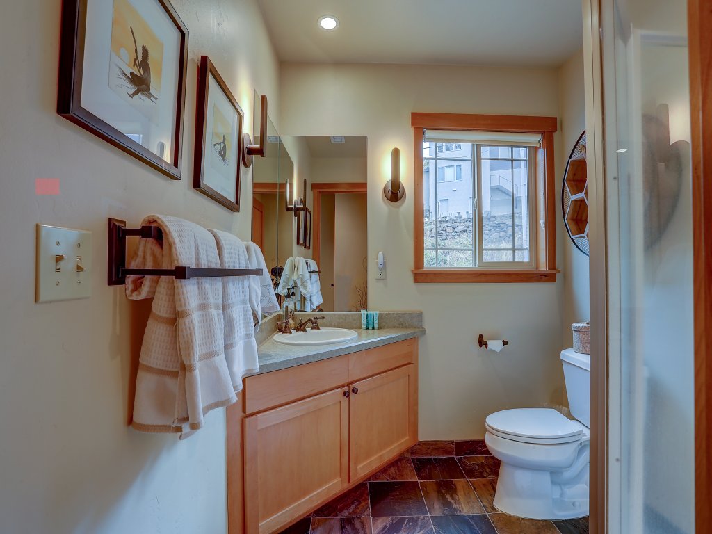 Three Rivers 30 day minimum Vacation Rental in Hood River - RedAwning