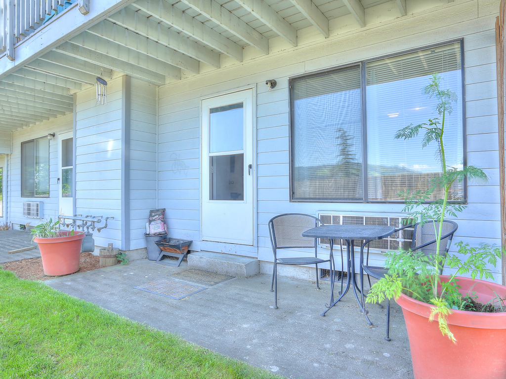 Toro Bravo Condo 5 Minutes Drive to World Class Kitting and Windsurfing Beaches Vacation Rental in Hood River - RedAwning