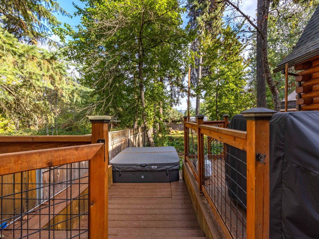 Pet-Friendly Baja Norte Home with Xbox and Board Game Vacation Rental in Hood River - RedAwning