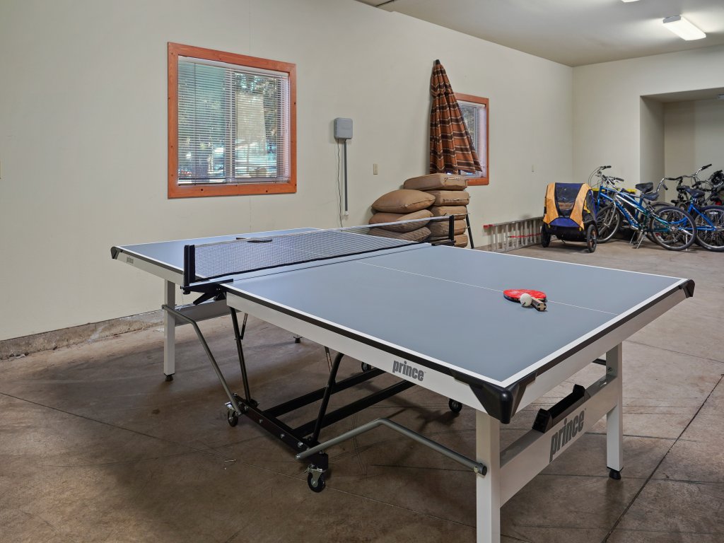 11 Vine Maple Vacation Rental in Sunriver - RedAwning