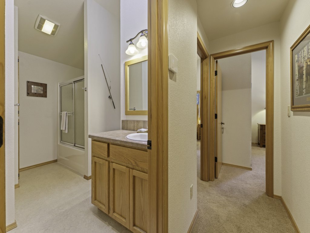 2 Quail Home Private Hot Tub, Steps from SHARC and short walk to the Sunriver Village Vacation Rental in Sunriver - RedAwning
