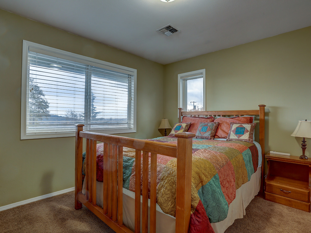 Northern Lights Vacation Rental in White Salmon - RedAwning