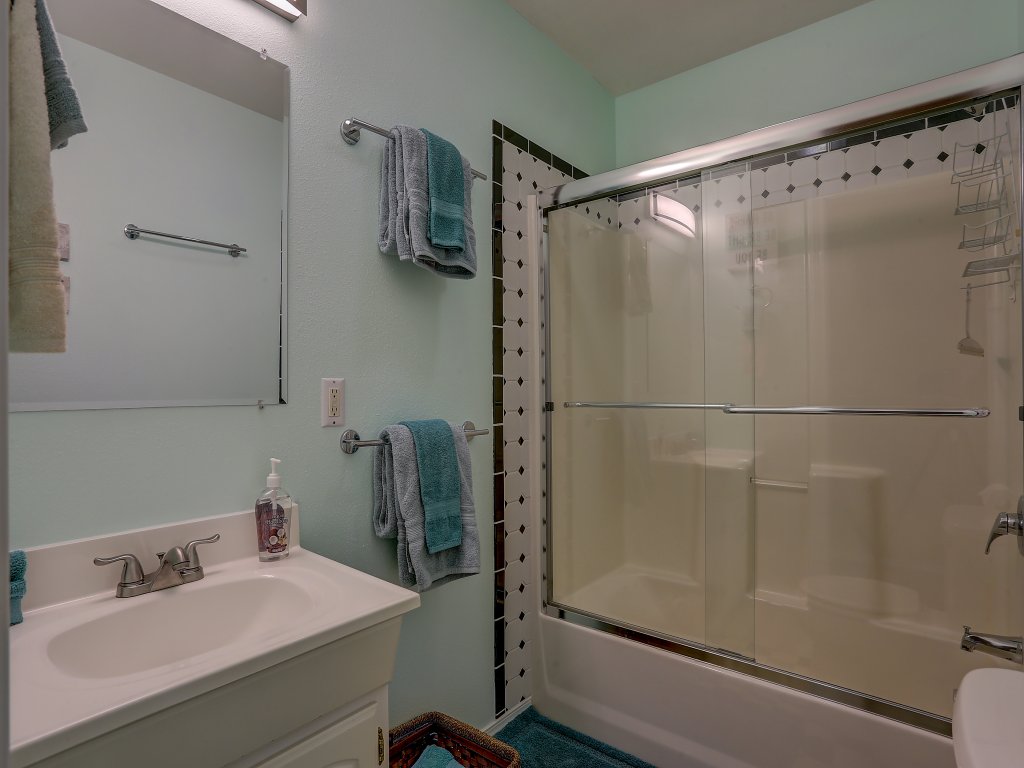 Northern Lights Vacation Rental in White Salmon - RedAwning