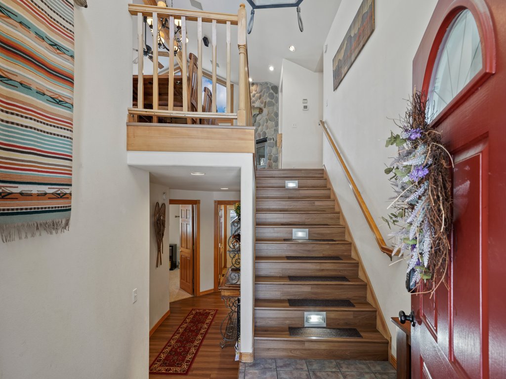 2 Sarazen Home with Hot Tub and BBQ on the Deck, Close to Woodlands Golf Course Vacation Rental in Sunriver - RedAwning