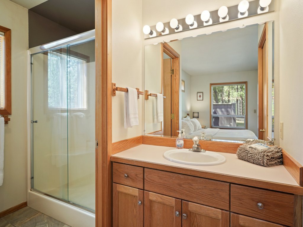 1 Colonial Private Family Vacation Home features Bikes to Explore Sunriver Vacation Rental in Sunriver - RedAwning