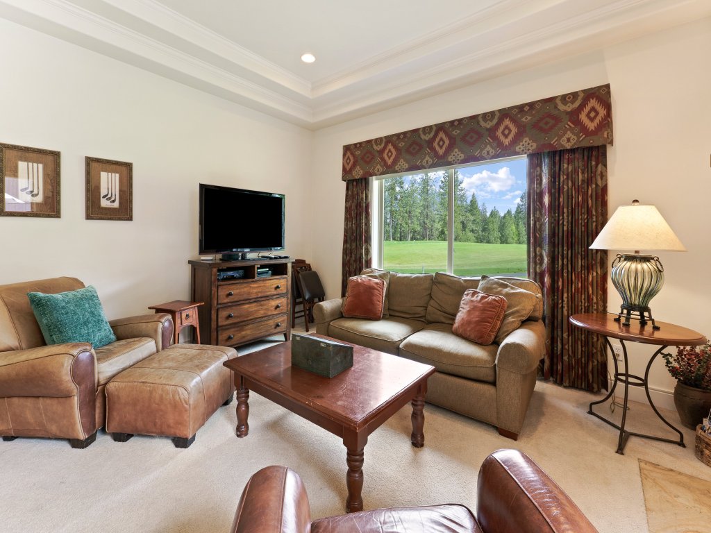 Villa #5 at Broken Top Vacation Rental in Bend - RedAwning