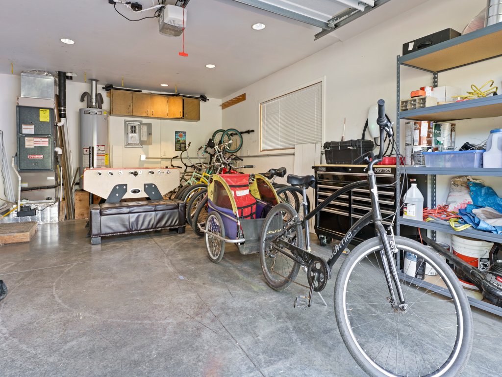2 Landrise Pet-Friendly Home with Bikes to Use Vacation Rental in Sunriver - RedAwning