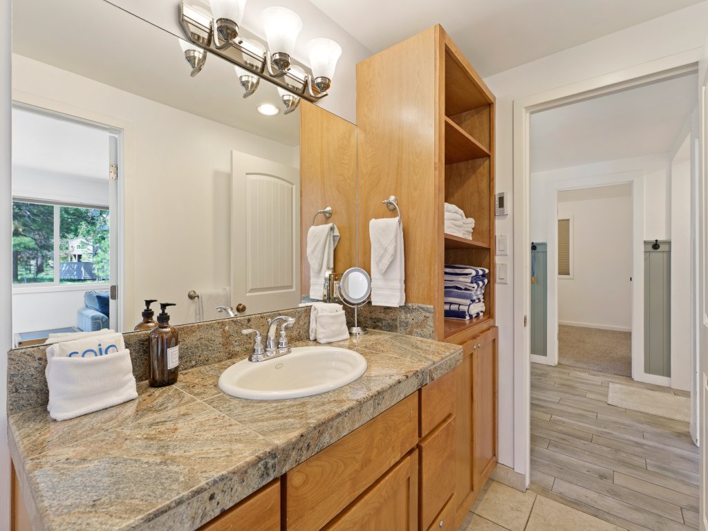 2 Landrise Pet-Friendly Home with Bikes to Use Vacation Rental in Sunriver - RedAwning