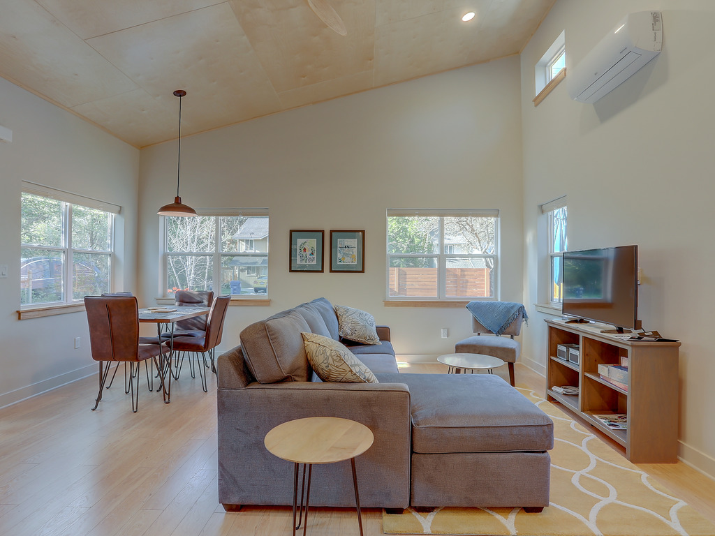 Brand New Modern Mod Pod Home with Private Yard Vacation Rental in Bend - RedAwning