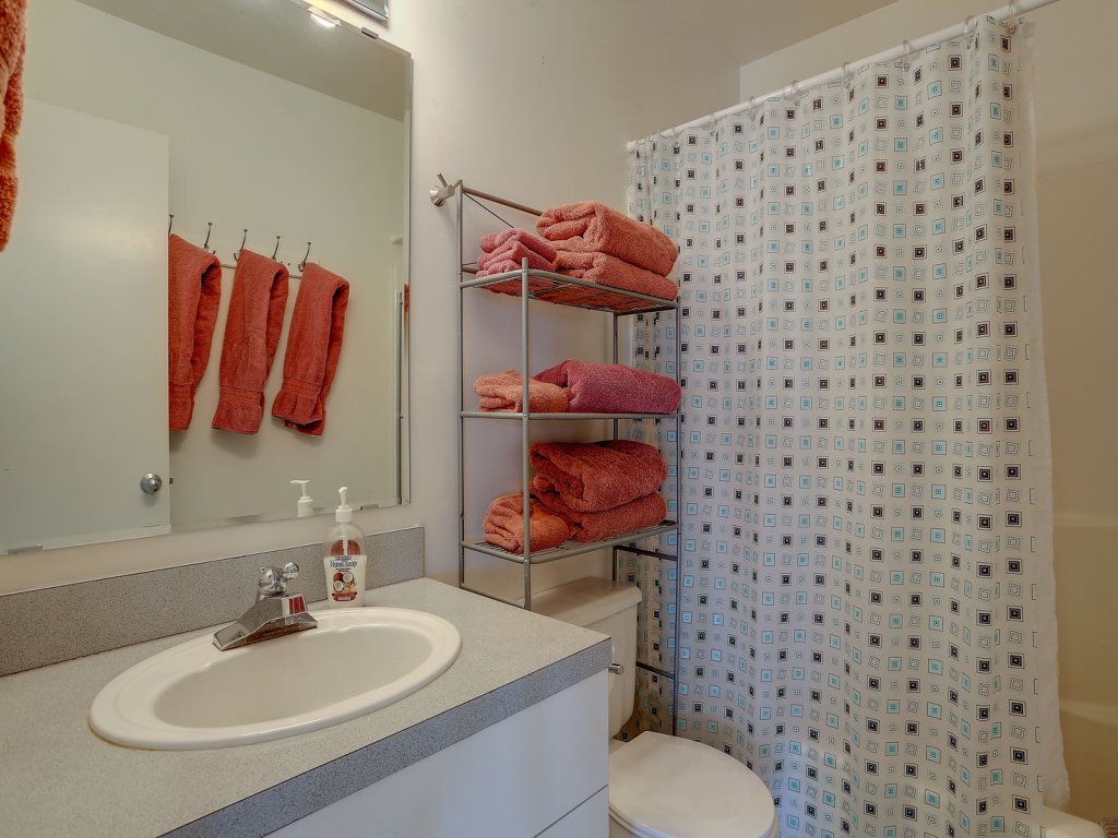 Fir Mountain Escape Vacation Rental in Hood River - RedAwning