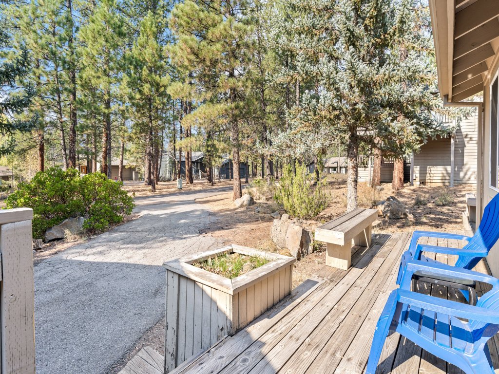 2 Killdeer Home features Private Hot Tub and Bikes to Explore Sunriver Vacation Rental in Sunriver - RedAwning