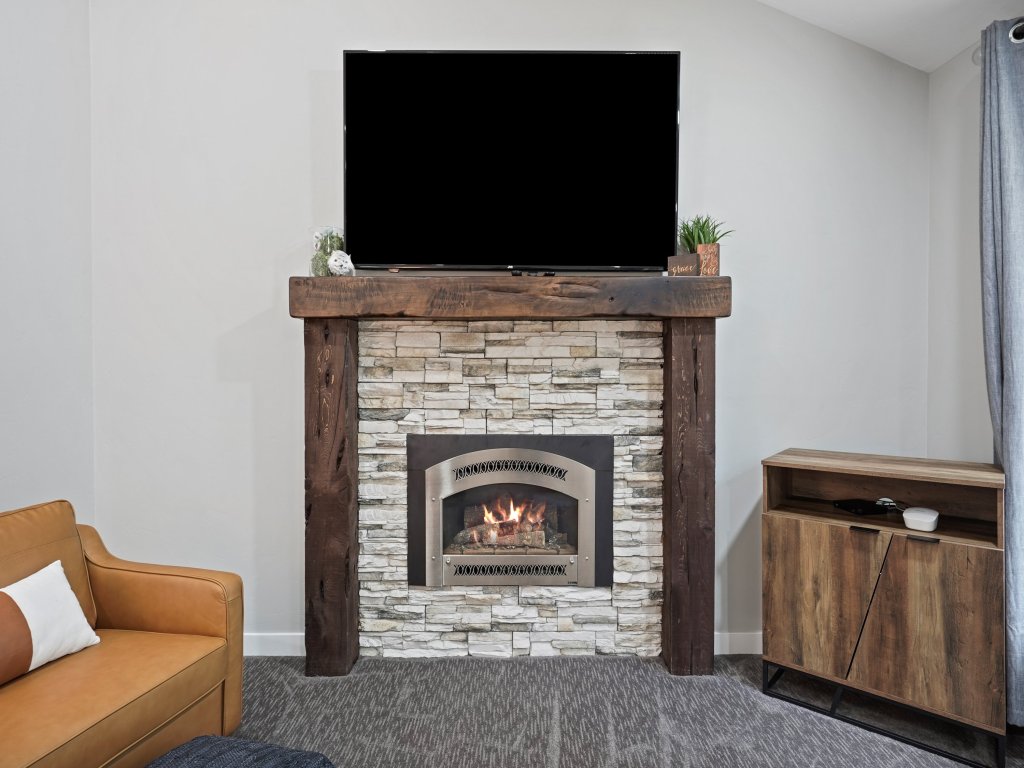 2 Killdeer Home features Private Hot Tub and Bikes to Explore Sunriver Vacation Rental in Sunriver - RedAwning