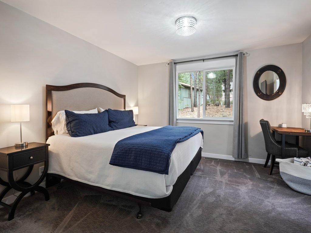 2 Killdeer Home features Private Hot Tub and Bikes to Explore Sunriver Vacation Rental in Sunriver - RedAwning