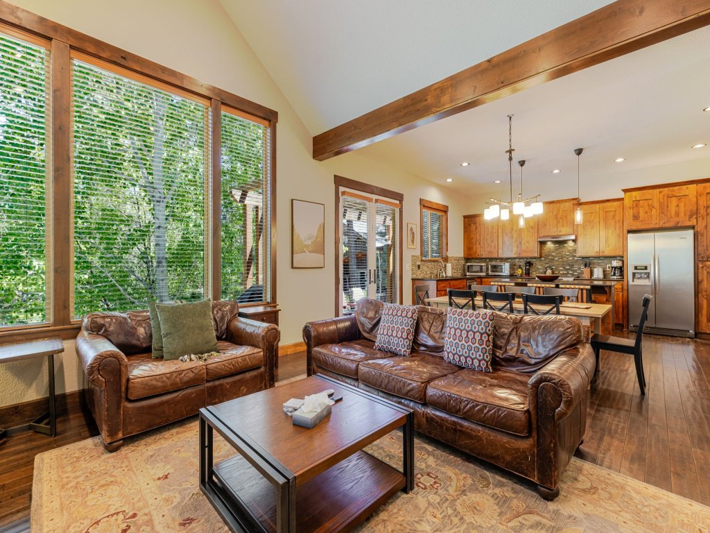 Points West Vacation Rental in Bend - RedAwning