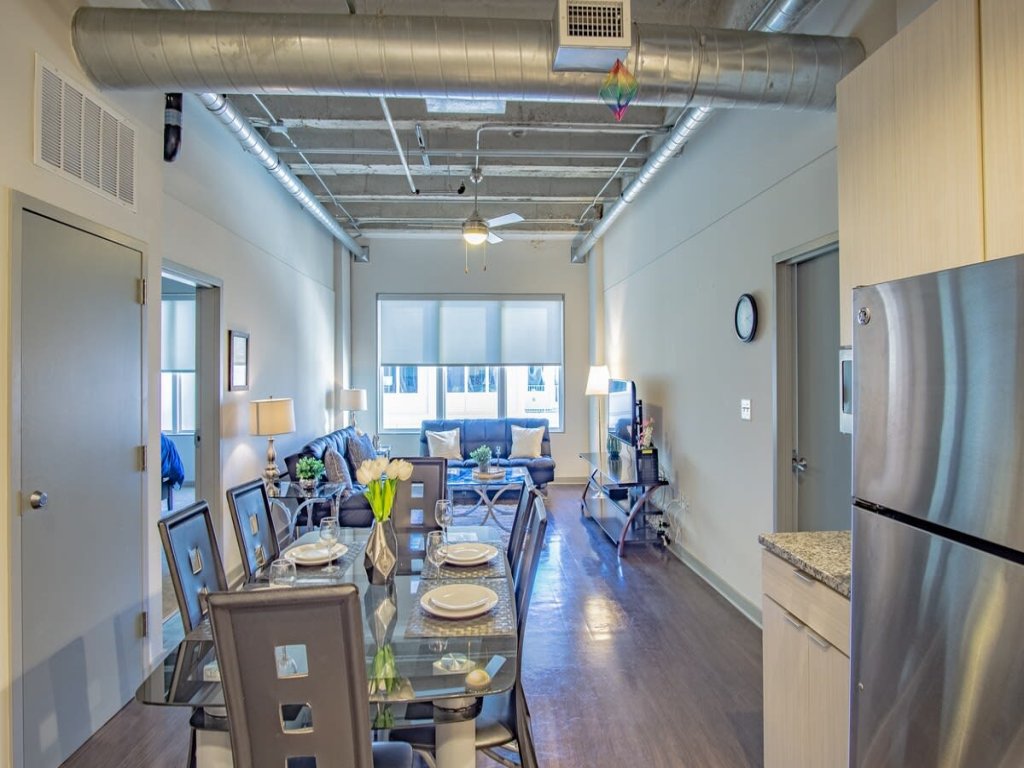 1BR Apartment Walking Distance to FOX Theatre Vacation Rental in Atlanta - RedAwning