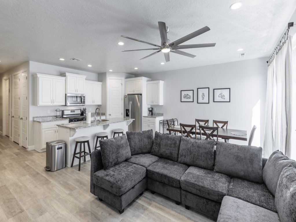 18 Holes and A Hot Tub Vacation Rental in St. George - RedAwning