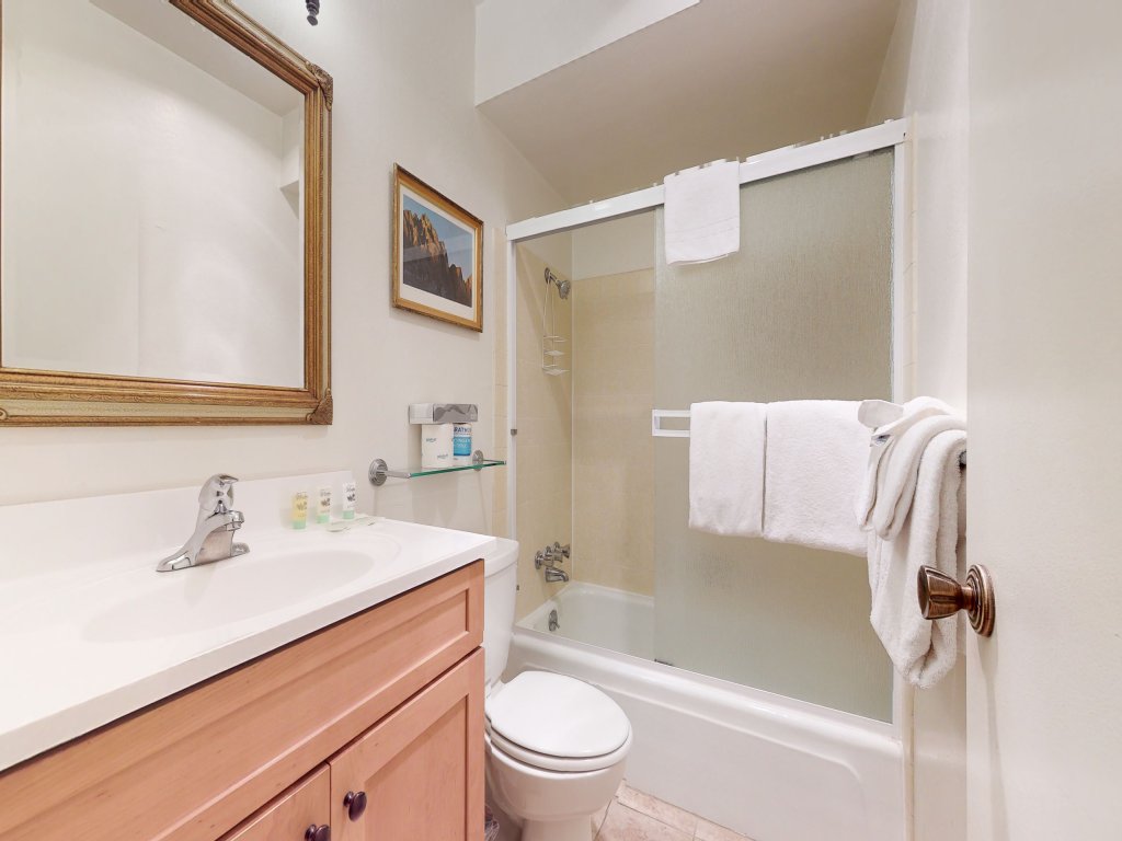 Timberline 44 Cozy and Quiet, Corner Unit, Lots of Natural Light Vacation Rental in Mammoth Lakes - RedAwning
