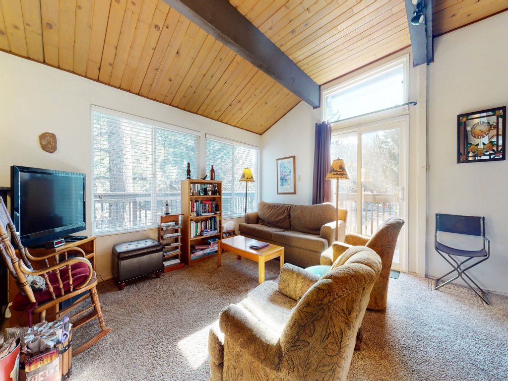 Timberline 44 Cozy and Quiet, Corner Unit, Lots of Natural Light Vacation Rental in Mammoth Lakes - RedAwning