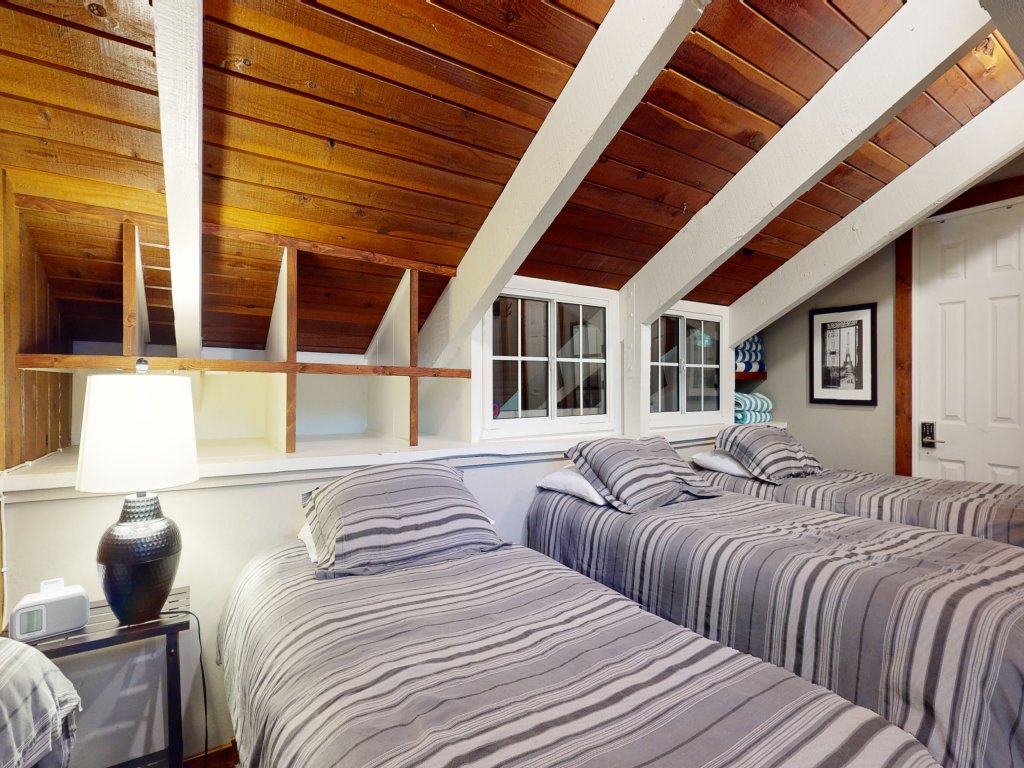 Sunshine Village 158 Deluxe, Completely Remodeled, Central Location, Close to it All Vacation Rental in Mammoth Lakes - RedAwning