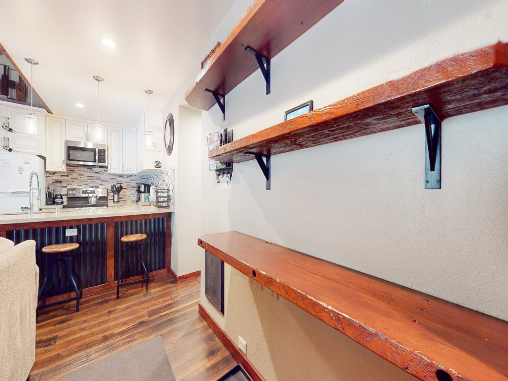 Sunshine Village 158 Deluxe, Completely Remodeled, Central Location, Close to it All Vacation Rental in Mammoth Lakes - RedAwning