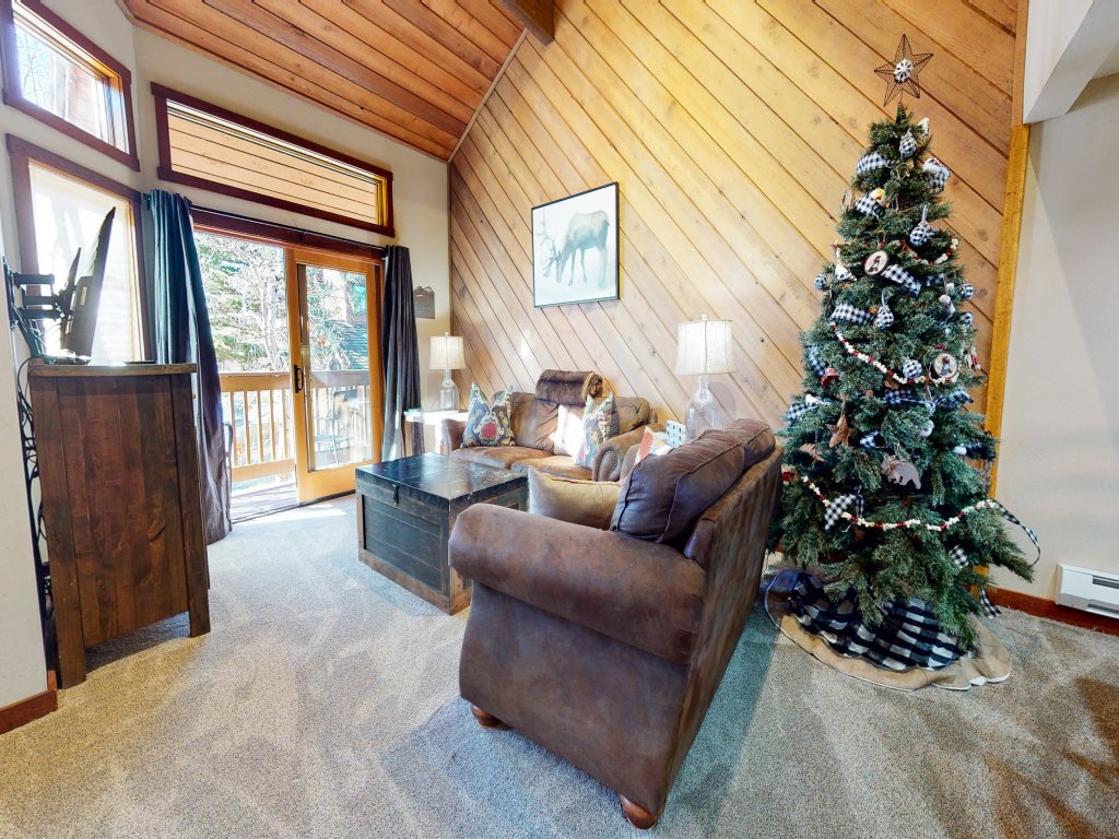 Snowcreek III 415 Gorgeous Mountain Views, Remodeled with Washer Dryer Vacation Rental in Mammoth Lakes - RedAwning