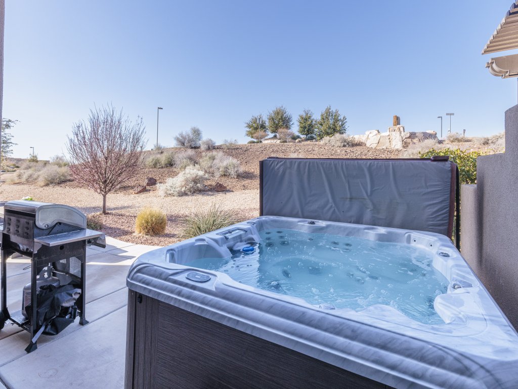 Red Rock Peace Vacation Rental in St. George - RedAwning