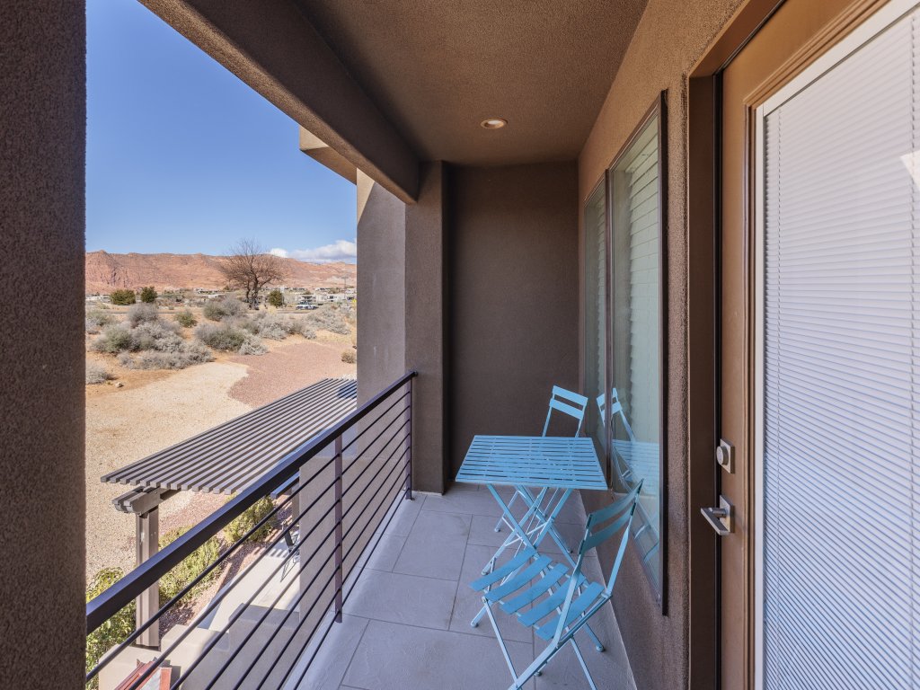 Red Rock Peace Vacation Rental in St. George - RedAwning