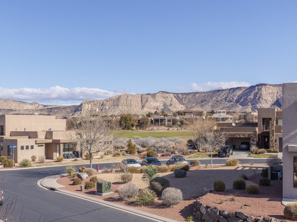 Red Rock Peace Vacation Rental in St. George - RedAwning