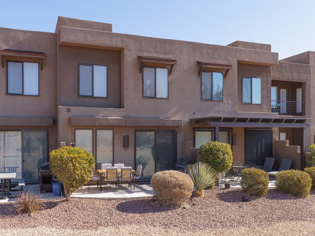 Base Camp Vacation Rental in St. George - RedAwning