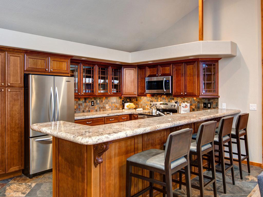 Main Street Lookout Walk Everywhere Mountain Views Hot Tub 19 Vacation Rental in Park City - RedAwning