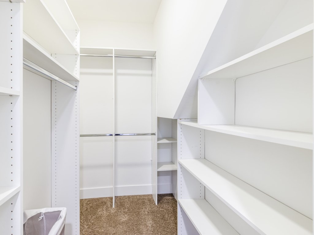 2BR Fully furnished Apartment on Hawthorn Ave Hollywood Vacation Rental in Los Angeles - RedAwning