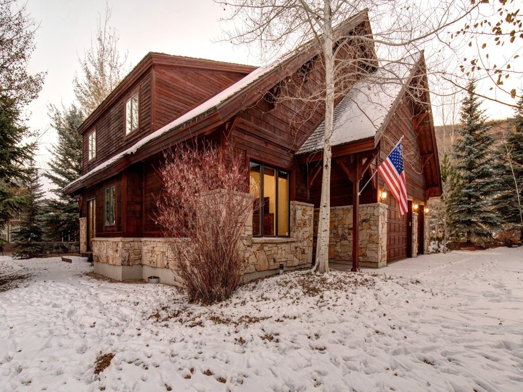 Telemark Mountain Retreat Luxury 5BR Deer Valley Home 2665 Vacation Rental in Park City - RedAwning