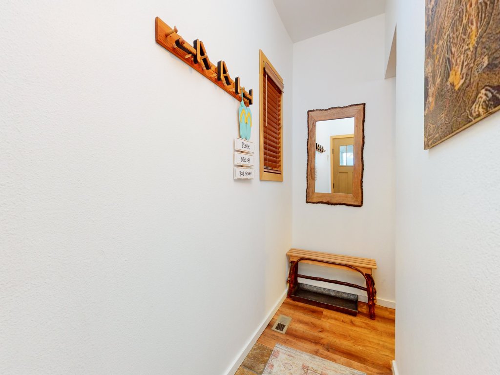Snowcreek V 887 Spacious and Bright, On the Snowcreek Golf Course Vacation Rental in Mammoth Lakes - RedAwning