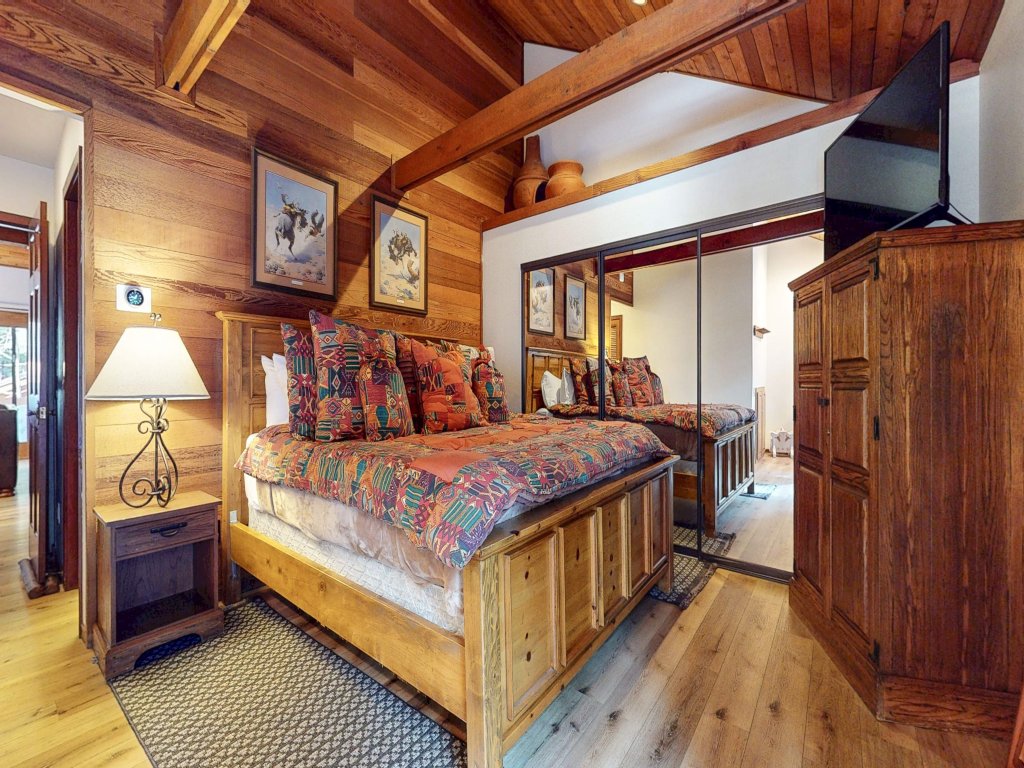 Tennis Village 14 Pet-Friendly, Spacious, Comfortable, Great Complex Amenities Vacation Rental in Mammoth Lakes - RedAwning