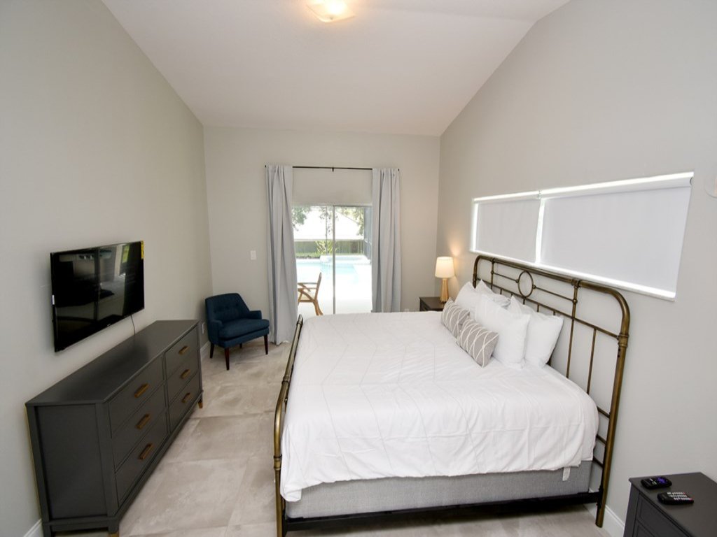 Beautiful Family Home near Disney! Completely Renovated!! Private Pool & Jacuzzi! Vacation Rental in Clermont - RedAwning