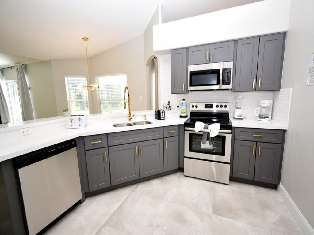 Beautiful Family Home near Disney! Completely Renovated!! Private Pool & Jacuzzi! Vacation Rental in Clermont - RedAwning