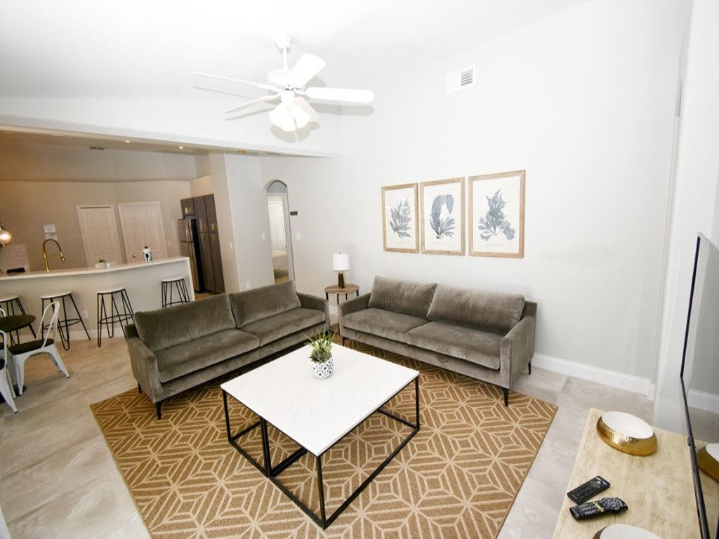 Beautiful Family Home near Disney! Completely Renovated!! Private Pool & Jacuzzi! Vacation Rental in Clermont - RedAwning