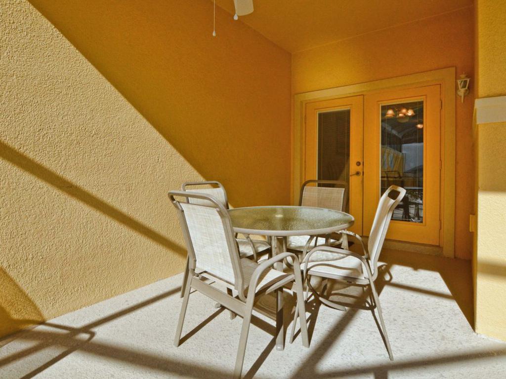 GATED RESORT COMMUNITY, FREE WIFI, SOUTH FACING, PRIVATE SCREENED POOL!!! Vacation Rental in Kissimmee - RedAwning